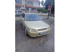 Sahibinden Hyundai Accent 1.5 GLS 2000 Model  400.000 km Altın