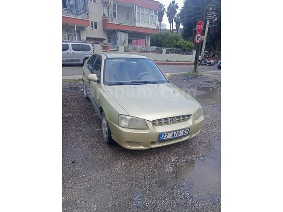 Sahibinden Hyundai Accent 1.5 GLS 2000 Model  400.000 km Altın
