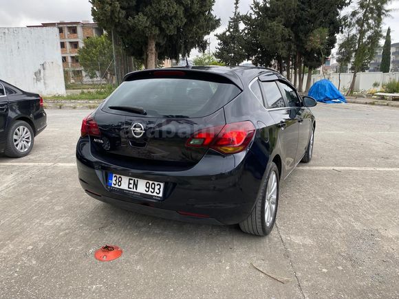 temiz Opel Astra 1.6 Cosmo 2010 Model  218.000 km Siyah