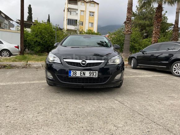 temiz Opel Astra 1.6 Cosmo 2010 Model  218.000 km Siyah
