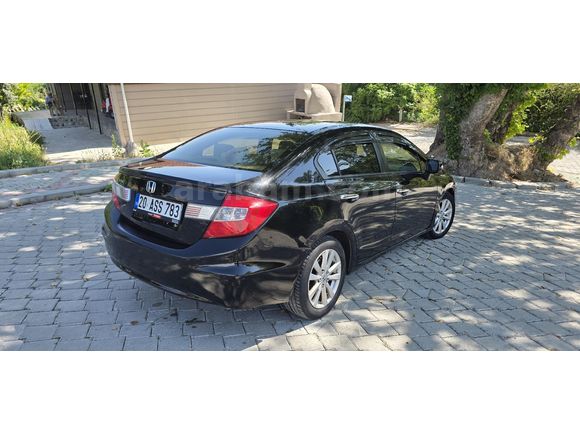 Sahibinden Honda Civic 1.6i VTEC Eco Elegance 2013 Model