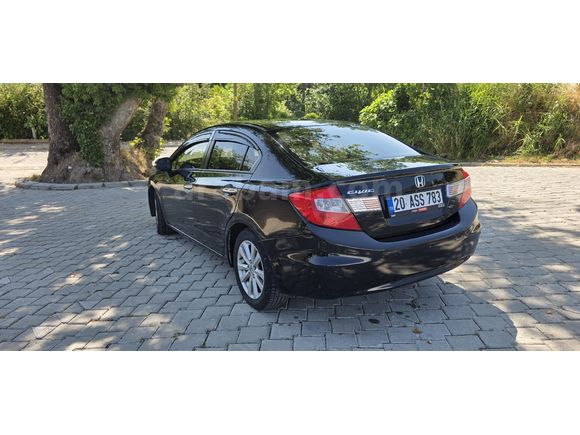 Sahibinden Honda Civic 1.6i VTEC Eco Elegance 2013 Model