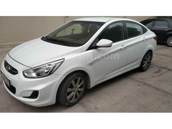 Sahibinden Hyundai Accent Blue 1.6 CRDI Mode Plus 2017 Model  115.000 km Beyaz