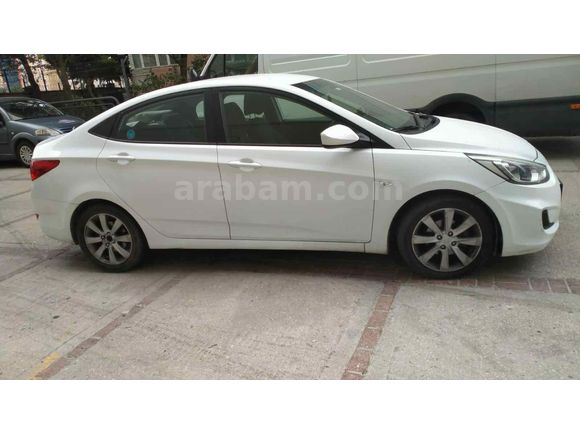 Sahibinden Hyundai Accent Blue 1.6 CRDI Mode Plus 2017 Model  115.000 km Beyaz