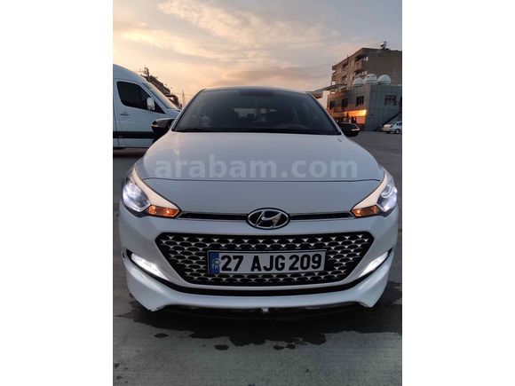 Sahibinden Hyundai i20 1.2 MPI Style 2017 Model 