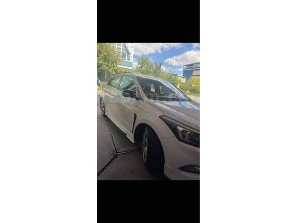 Sahibinden Hyundai i20 1.2 MPI Style 2017 Model 