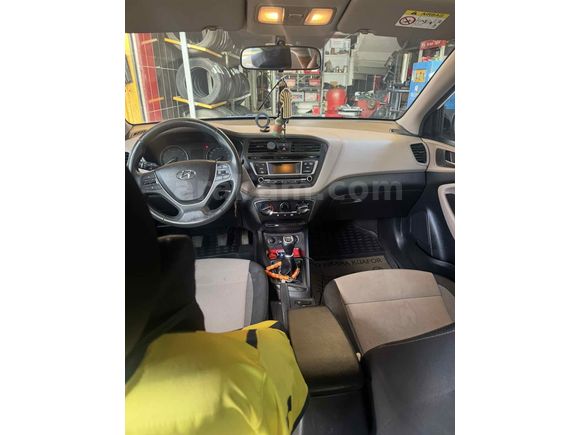 Askeri personelden Hyundai i20 1.2 MPI Style 2017 Model 