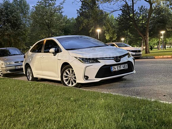 Sahibinden Toyota Corolla 1.8 Hybrid Dream 2022 Model 
