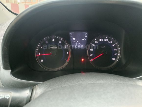 Sahibinden Hyundai Accent Blue 1.4 CVVT Mode Plus 2012 Model 