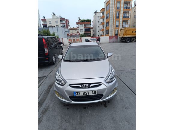 Sahibinden Hyundai Accent Blue 1.4 CVVT Mode Plus 2012 Model 