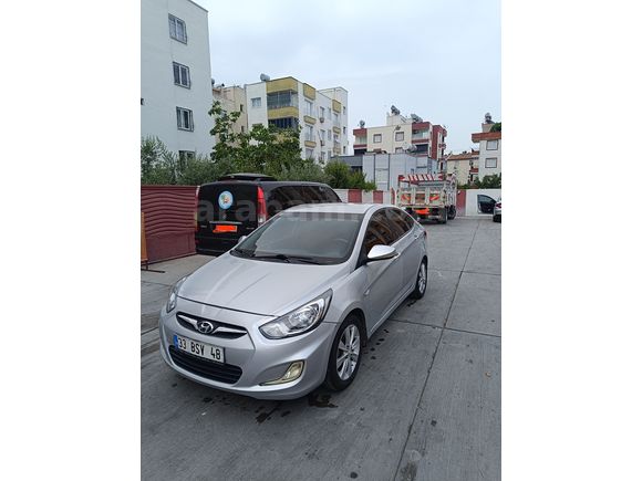 Sahibinden Hyundai Accent Blue 1.4 CVVT Mode Plus 2012 Model 