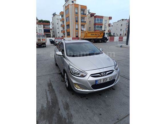 Sahibinden Hyundai Accent Blue 1.4 CVVT Mode Plus 2012 Model 
