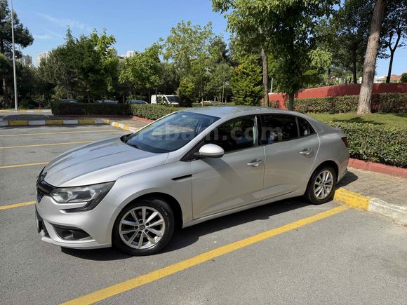Sahibinden Renault Megane 1.5 Blue DCI Touch 2020 Model 