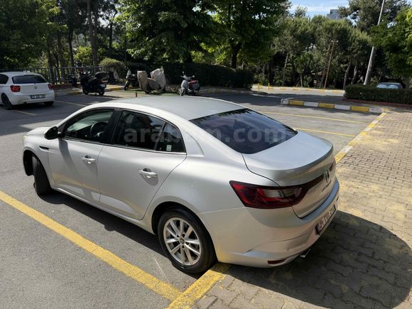 Sahibinden Renault Megane 1.5 Blue DCI Touch 2020 Model 