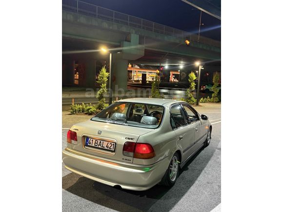Sahibinden Honda Civic 1.6 i ES 2001 Model 
