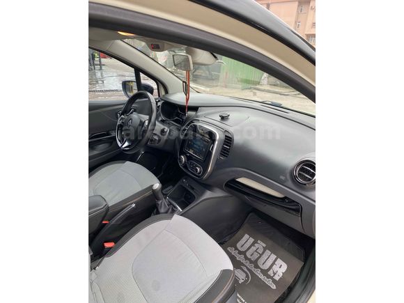 Sahibinden Renault Captur 1.5 dCi Icon 2013 Model  154.000 km Bej