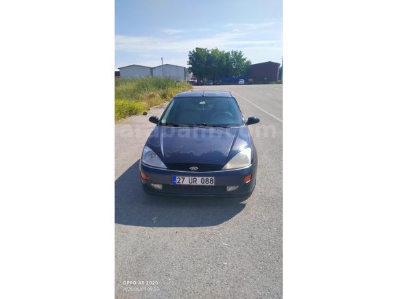 Sahibinden Ford Focus 1.6 Ghia 2001 Model  200.000 km Lacivert
