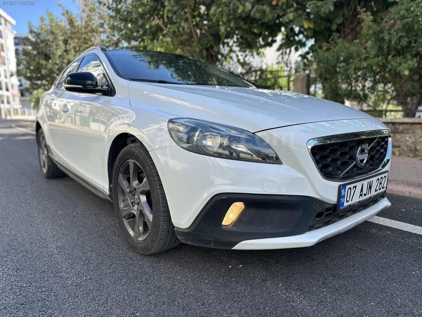 Galeriden Volvo V40 Cross Country 1.6 D Advance 2015 Model Antalya 185.000 km Beyaz 4