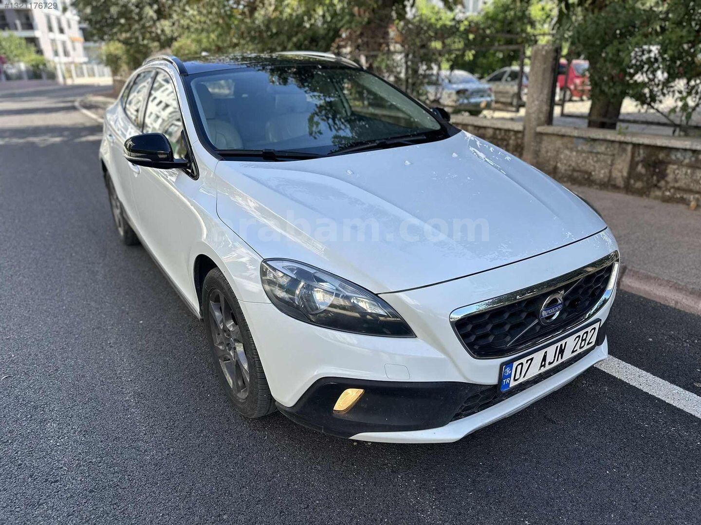 Galeriden Volvo V40 Cross Country 1.6 D Advance 2015 Model Antalya 185.000 km Beyaz 3