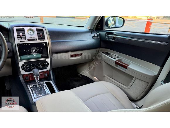 TOLCAR ( CHRYSLER 300 C )
