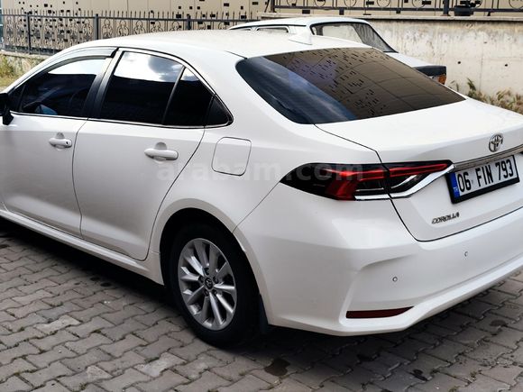 Acil 2020 çıkışlı Temiz Kazasız Corolla 1.6 Dream