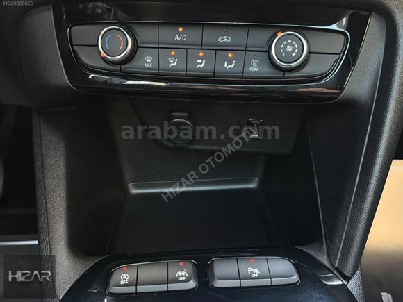 BOYASIZ OPEL CORSA 1.2T ELEGANCE CAM TAVAN 25.000KM Y.SERVİS BKM