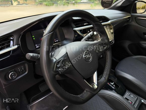 BOYASIZ OPEL CORSA 1.2T ELEGANCE CAM TAVAN 25.000KM Y.SERVİS BKM