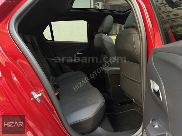 BOYASIZ OPEL CORSA 1.2T ELEGANCE CAM TAVAN 25.000KM Y.SERVİS BKM