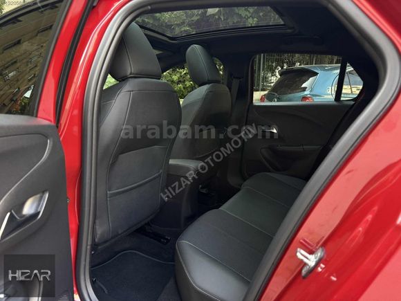 BOYASIZ OPEL CORSA 1.2T ELEGANCE CAM TAVAN 25.000KM Y.SERVİS BKM