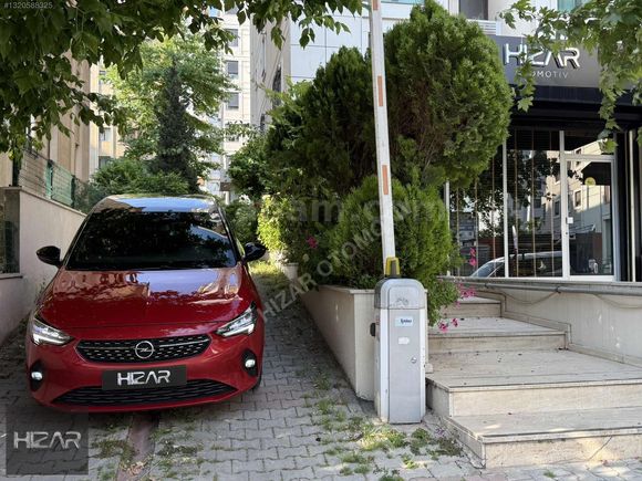 BOYASIZ OPEL CORSA 1.2T ELEGANCE CAM TAVAN 25.000KM Y.SERVİS BKM