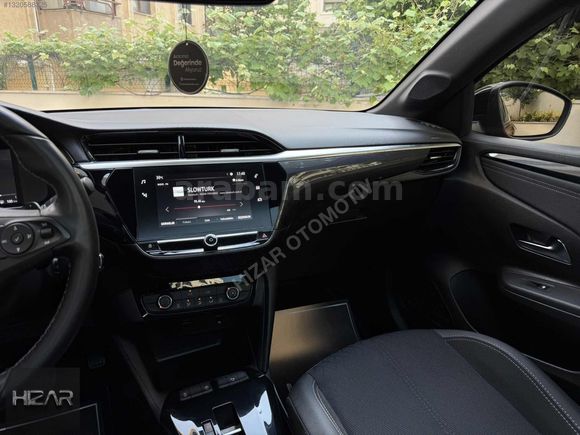 BOYASIZ OPEL CORSA 1.2T ELEGANCE CAM TAVAN 25.000KM Y.SERVİS BKM