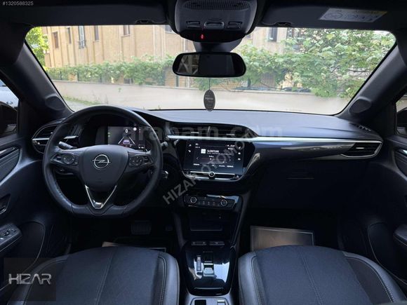 BOYASIZ OPEL CORSA 1.2T ELEGANCE CAM TAVAN 25.000KM Y.SERVİS BKM