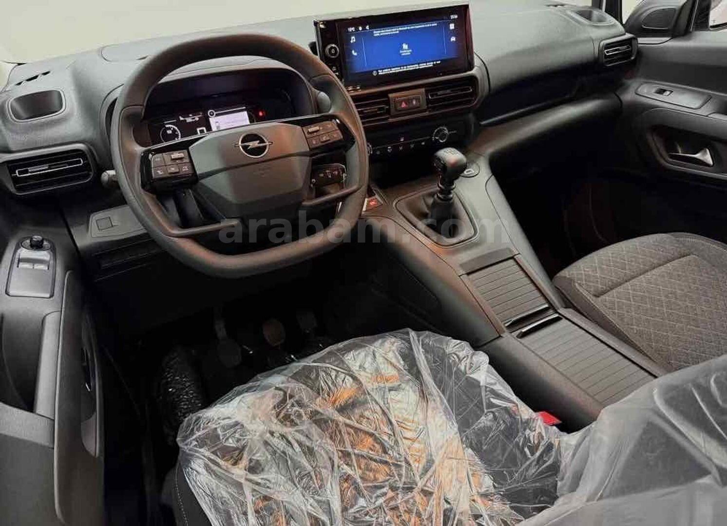 Galeriden Opel Combo 1.5 CDTI Essential 2025 Model Erzurum 0 km Beyaz 2