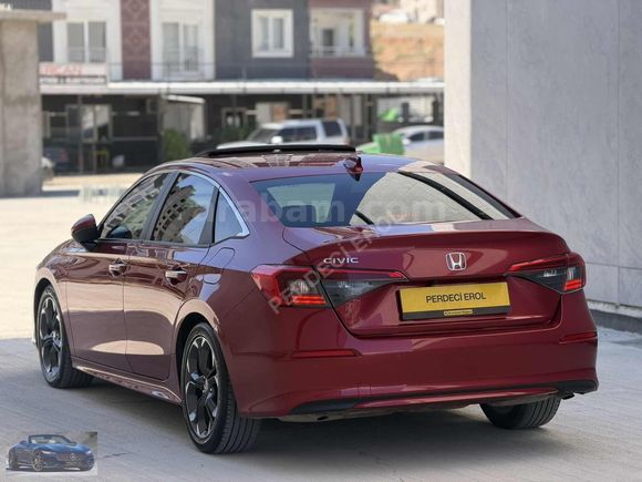 PERDECİ EROL'DAN 2023 CİVİC 1.5 VTEC EXECTV PLUS OTOMK SANRF ORJ