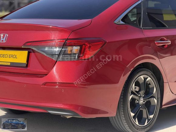 PERDECİ EROL'DAN 2023 CİVİC 1.5 VTEC EXECTV PLUS OTOMK SANRF ORJ