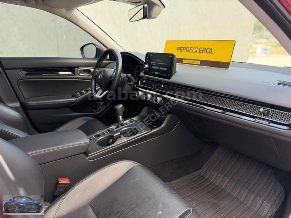 PERDECİ EROL'DAN 2023 CİVİC 1.5 VTEC EXECTV PLUS OTOMK SANRF ORJ