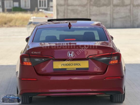 PERDECİ EROL'DAN 2023 CİVİC 1.5 VTEC EXECTV PLUS OTOMK SANRF ORJ