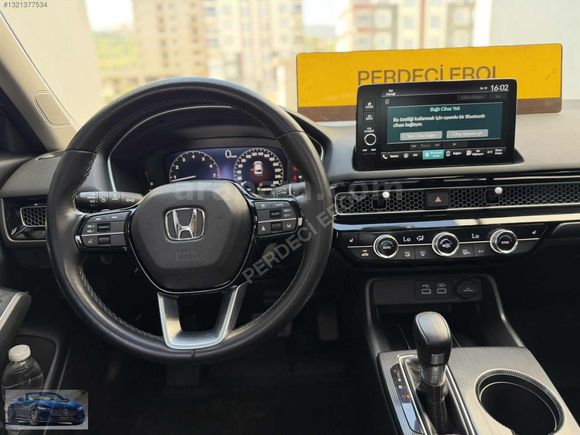 PERDECİ EROL'DAN 2023 CİVİC 1.5 VTEC EXECTV PLUS OTOMK SANRF ORJ