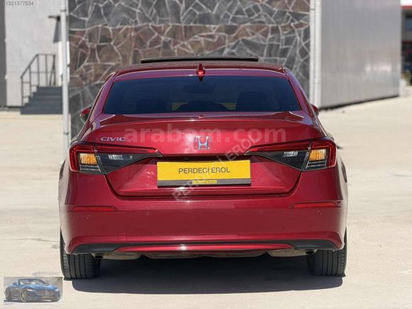 PERDECİ EROL'DAN 2023 CİVİC 1.5 VTEC EXECTV PLUS OTOMK SANRF ORJ