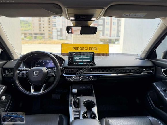 PERDECİ EROL'DAN 2023 CİVİC 1.5 VTEC EXECTV PLUS OTOMK SANRF ORJ