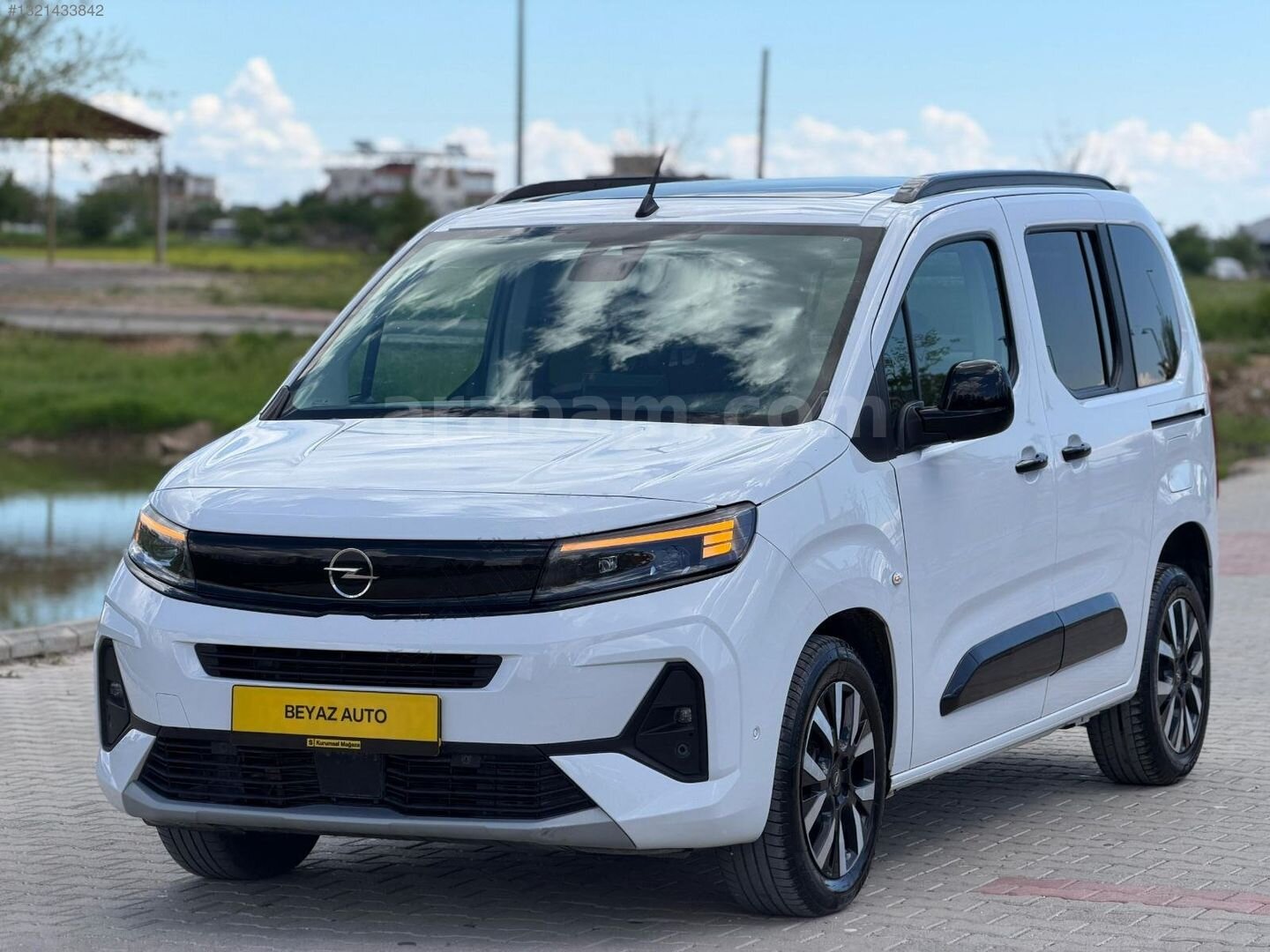 Galeriden Opel Combo 1.5 CDTI Ultimate 2025 Model Adıyaman 53.000 km Beyaz 1