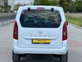 2025 OTOMATİK OPEL 53 BİNDE BOYASIZ CAM TAVAN