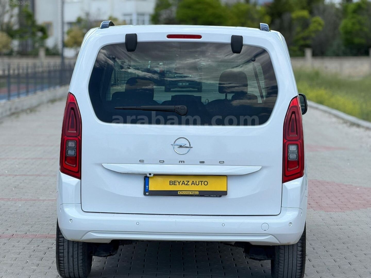 Galeriden Opel Combo 1.5 CDTI Ultimate 2025 Model Adıyaman 53.000 km Beyaz 5