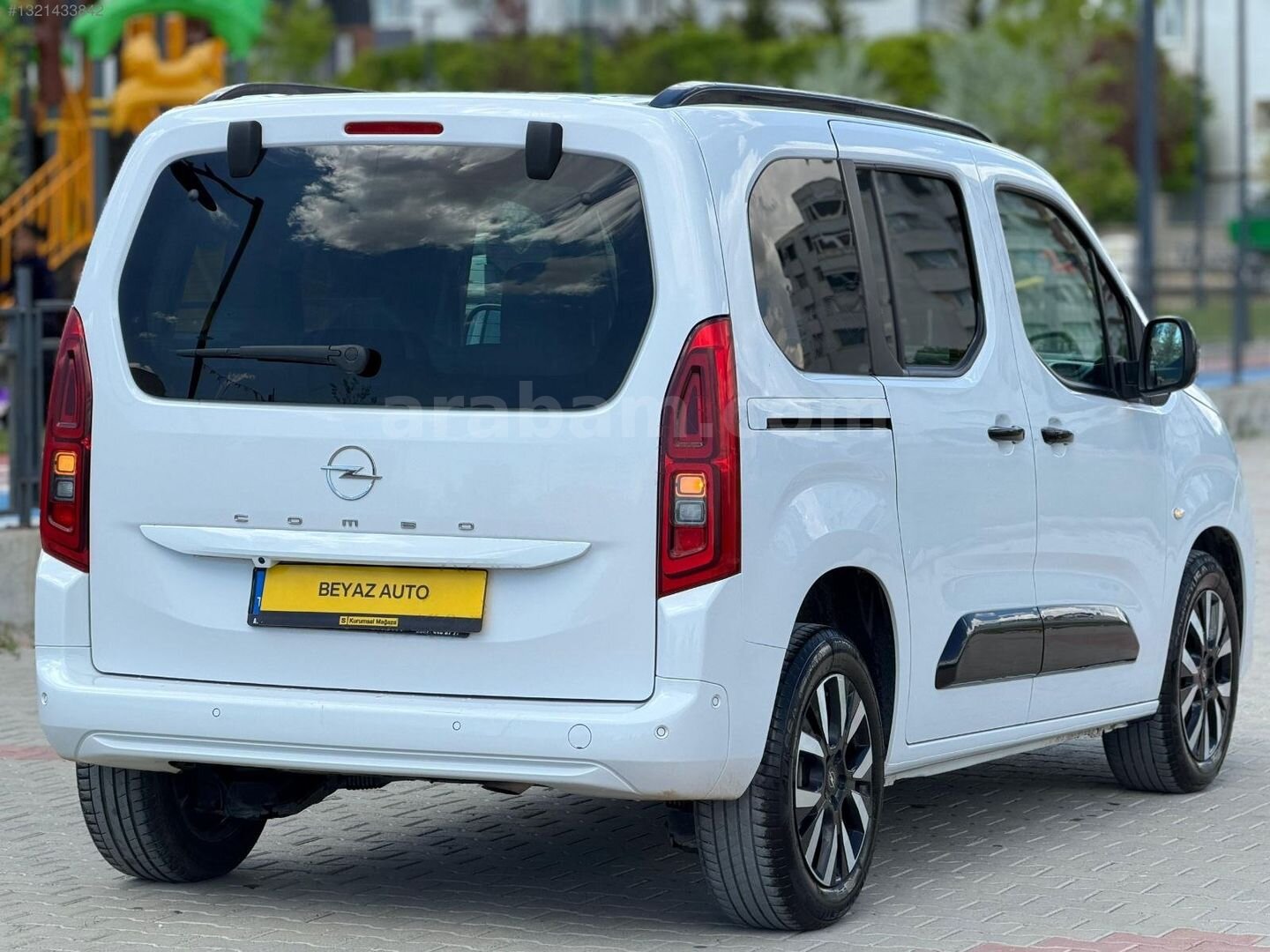 Galeriden Opel Combo 1.5 CDTI Ultimate 2025 Model Adıyaman 53.000 km Beyaz 6