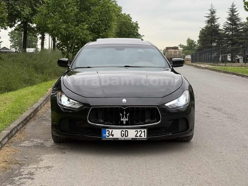 Galeriden Maserati Ghibli 3.0 2015 Model Kocaeli 140.000 km Siyah