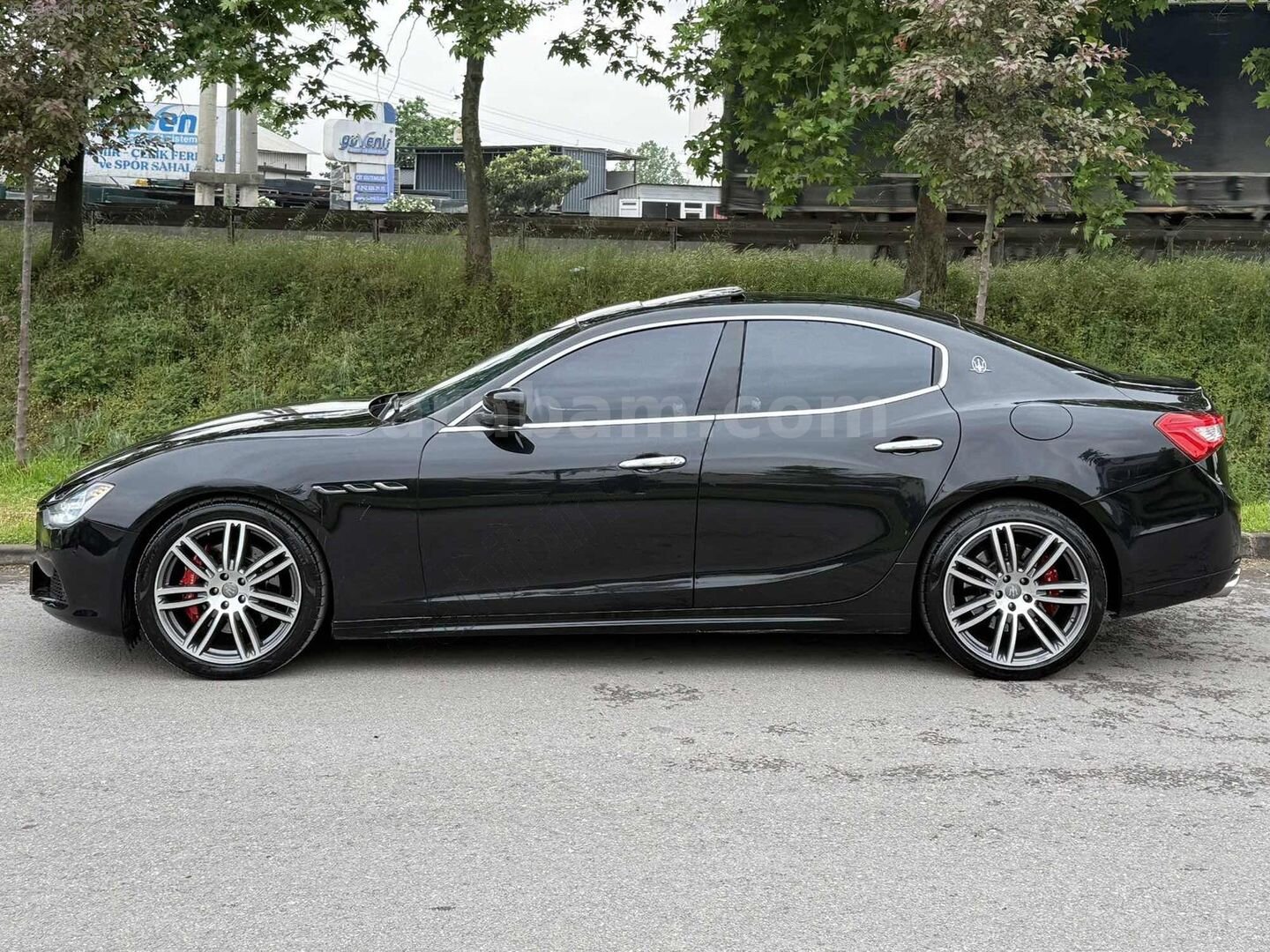 Galeriden Maserati Ghibli 3.0 2015 Model Kocaeli 140.000 km Siyah 5