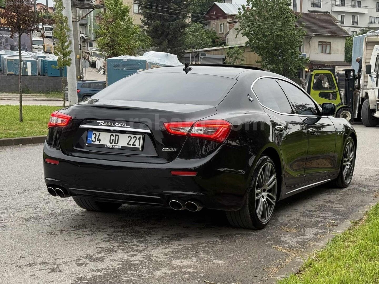 Galeriden Maserati Ghibli 3.0 2015 Model Kocaeli 140.000 km Siyah 3