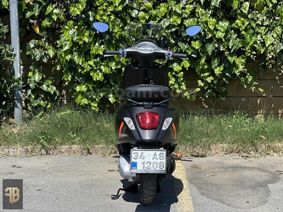 FURKAN BAYRAMOĞLU / VESPA SPRİNT 150 / NOTTE EDITION /