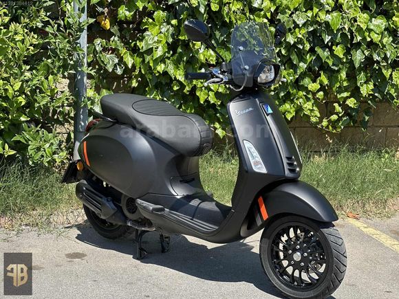 FURKAN BAYRAMOĞLU / VESPA SPRİNT 150 / NOTTE EDITION /