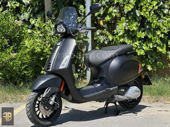 FURKAN BAYRAMOĞLU / VESPA SPRİNT 150 / NOTTE EDITION /